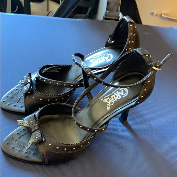 Vintage Leather high heels by Carlos Santana bows - Picture 2 of 9